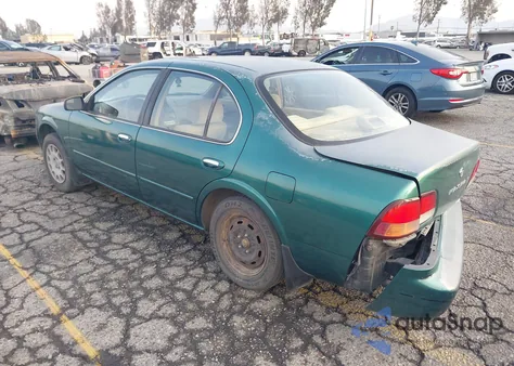 1997 Nissan Maxima Gle/Gxe/Se z USA, uszkodzony, nr VIN JN1CA21DXVT831618